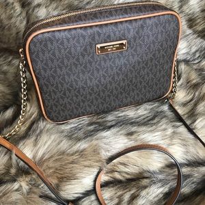 Jet Set Saffiano Leather Crossbody
